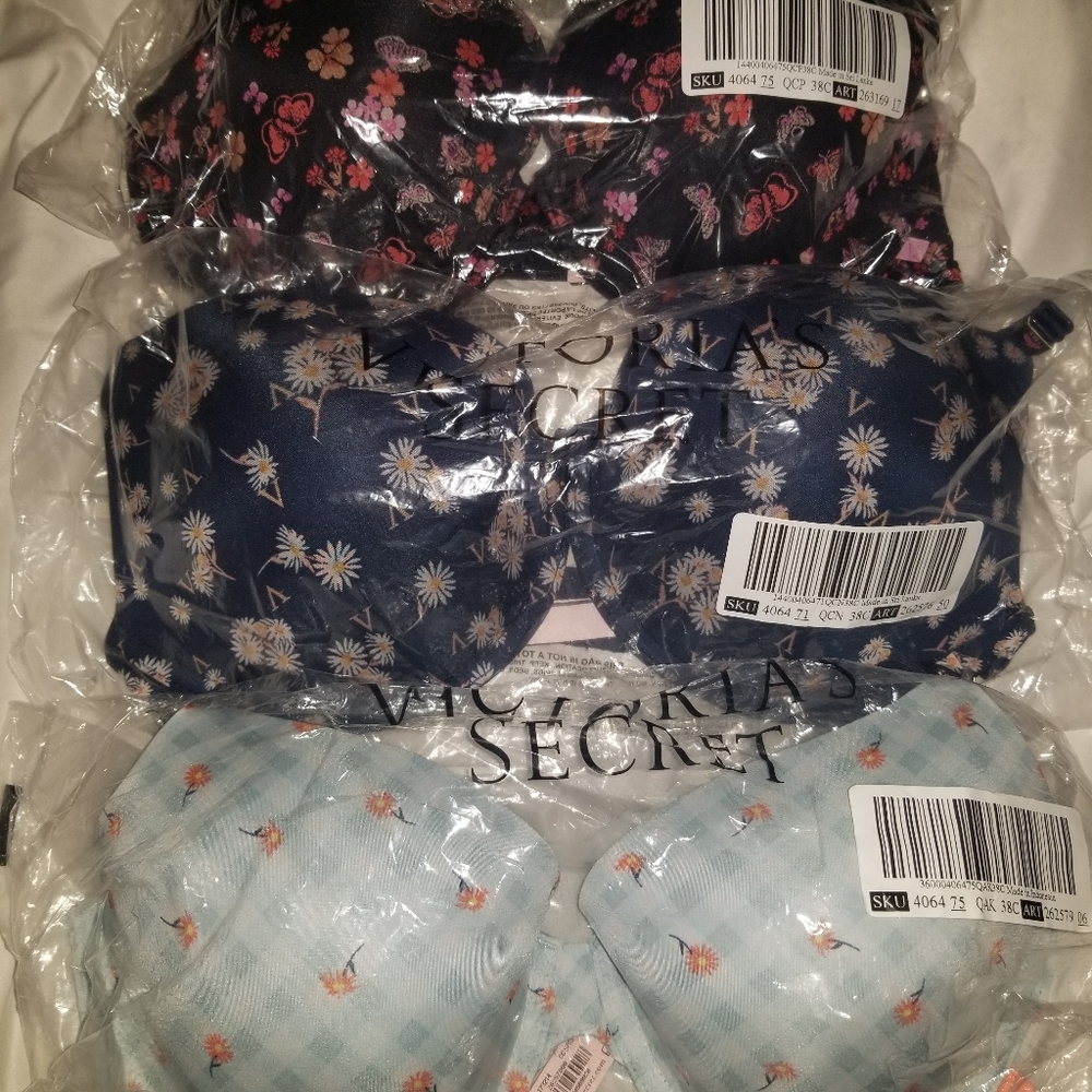 Brand new!! Victorias secret bras set of 3